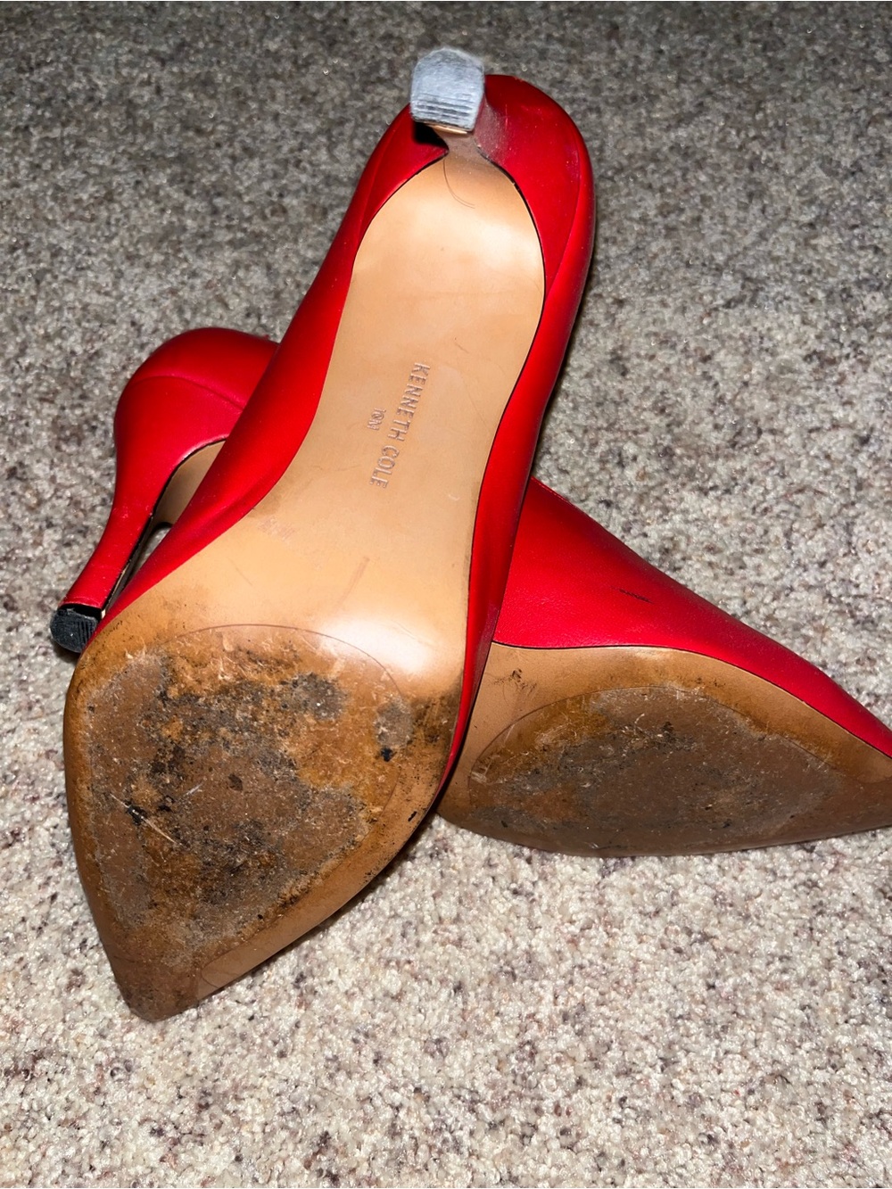 Kenneth Cole Pointed-Toe Red Heels - Picture 4 of 4